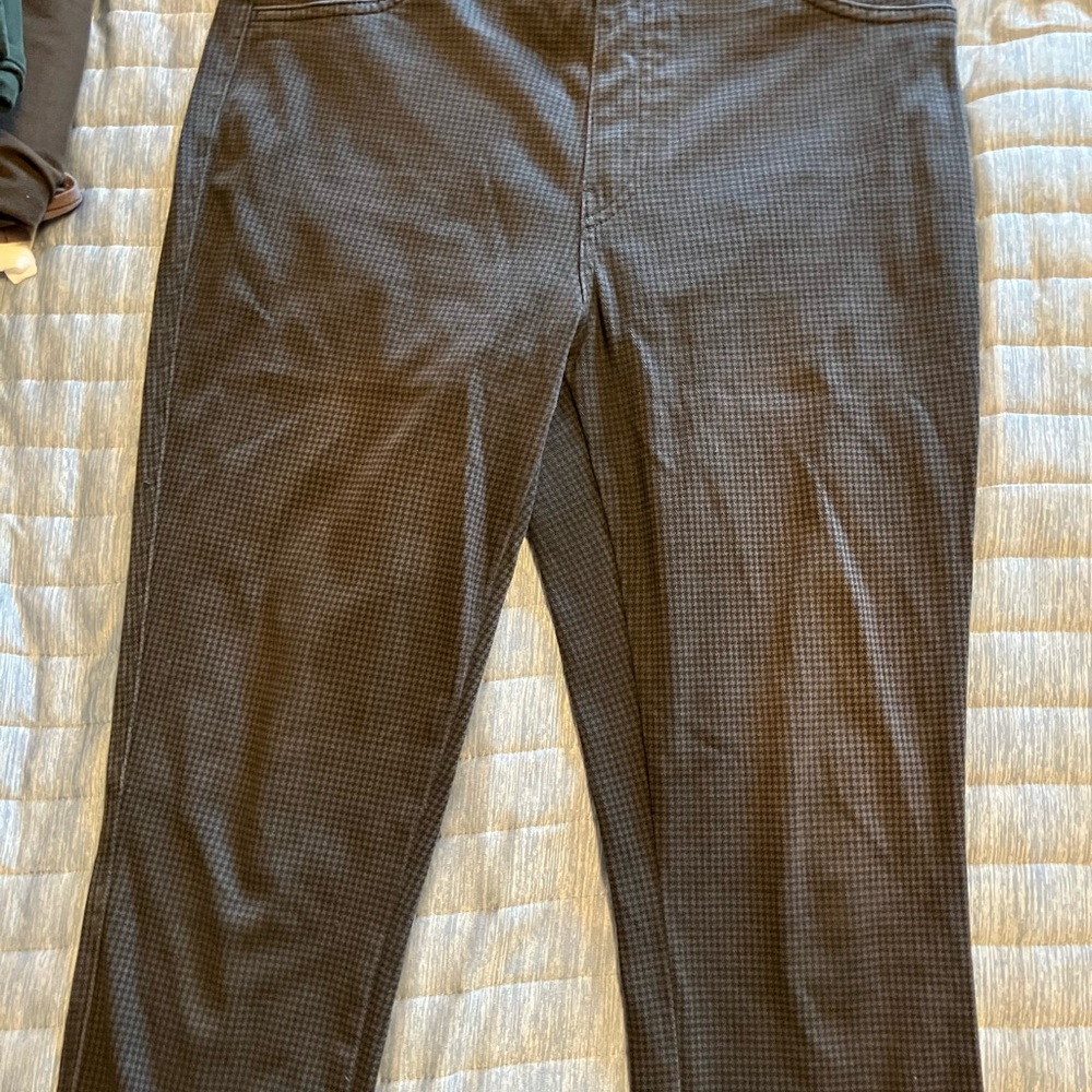 Uniqlo Women's black and grey  Checkered Straight Leg Jeans